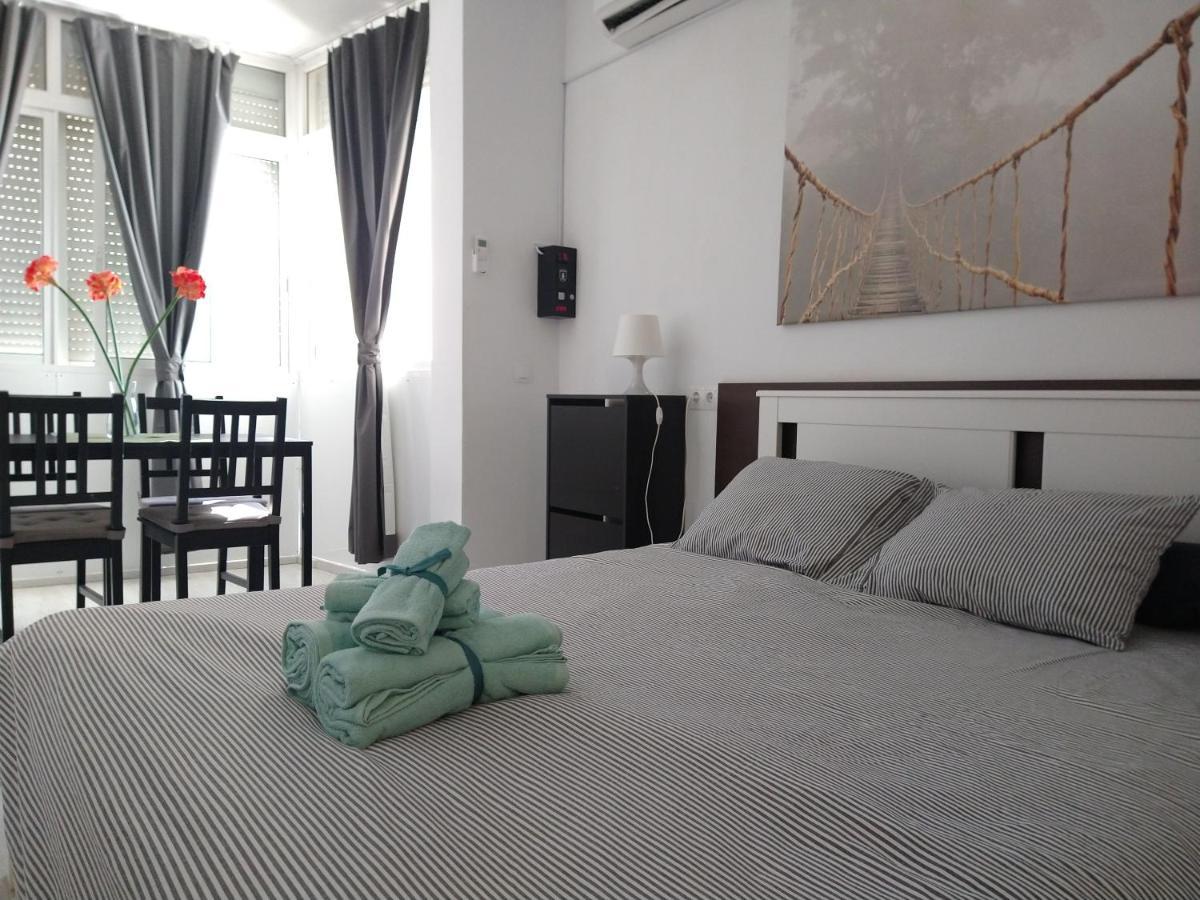 Amplio Estudio,Vista Mar Y Montana, A Pasos Del Centro ตอร์เรโมลิโนส ภายนอก รูปภาพ