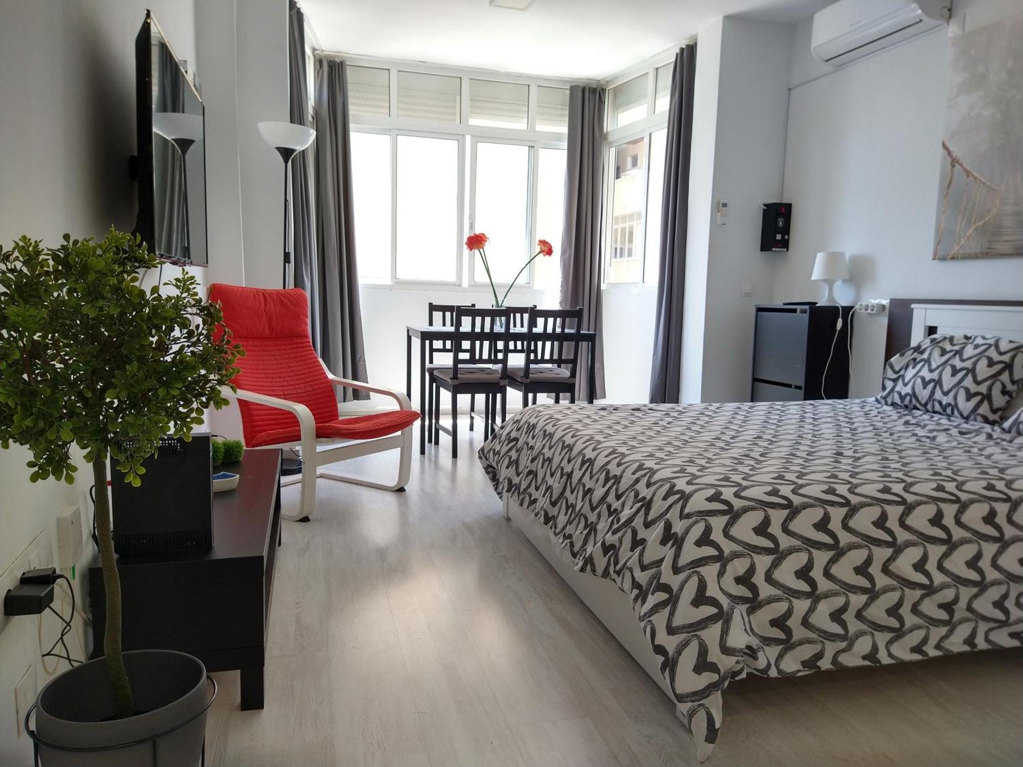 Amplio Estudio,Vista Mar Y Montana, A Pasos Del Centro ตอร์เรโมลิโนส ภายนอก รูปภาพ